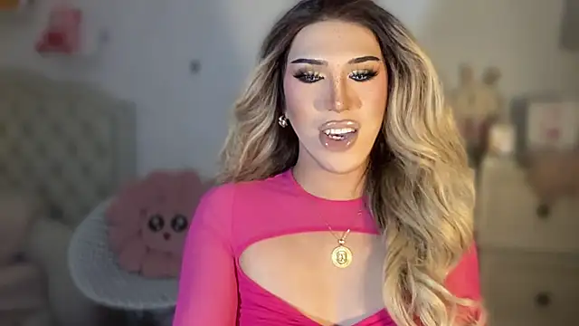 Snapshot of Ts_glamxxxx chatting on 10.05.25 Ts glamxxxx online show from 10.05.25