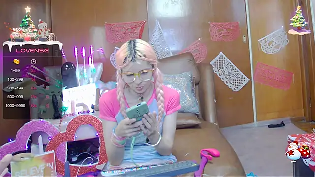 Skinygirl online show from 02.13.25