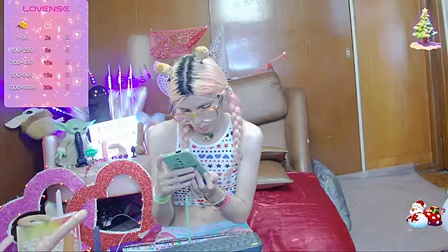 Skinygirl online show from 03.03.25