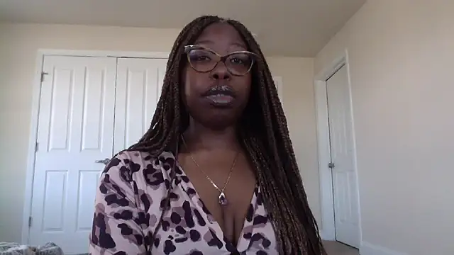 MadamIndigo online show from 03.12.25