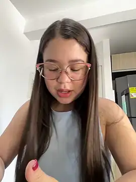 Lucyklein2022 online show from 12.15.24