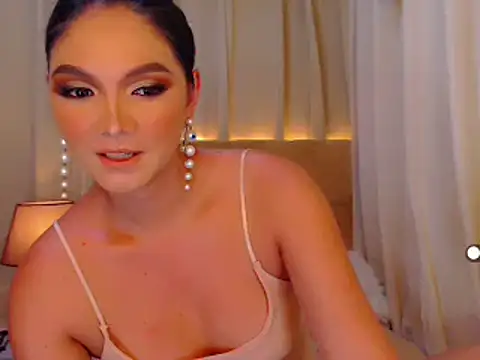 Snapshot of mistressseductionleah chatting on 04.02.26 mistressseductionleah online show from 04.02.26