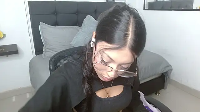 vaness weet online show from 09.14.25