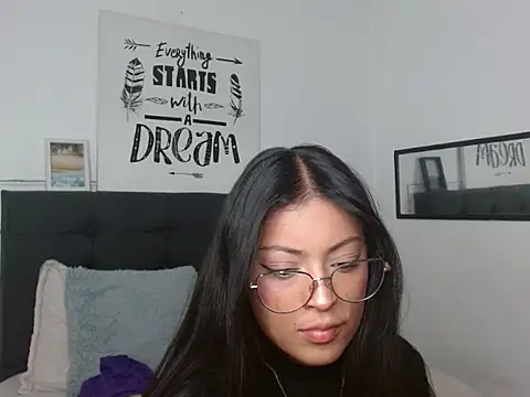 vaness weet online show from 10.04.25