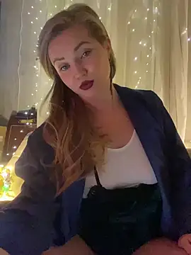 Snapshot of Lady__Maria chatting on 12.20.24 Lady Maria online show from 12.20.24