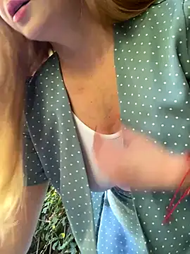 Snapshot of Lady__Maria chatting on 09.24.25 Lady Maria online show from 09.24.25