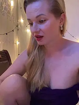 Snapshot of Lady__Maria chatting on 10.01.25 Lady Maria online show from 10.01.25