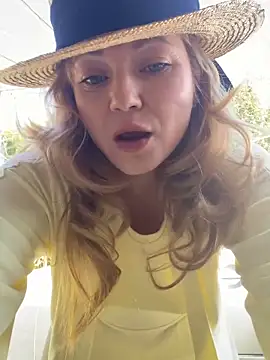 Lady  Maria online show from 04.16.26