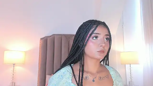 Emma Torres   online show from 06.10.26