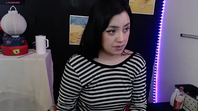 Snapshot of AbsentaVert chatting on 11.07.25 AbsentaVert online show from 11.07.25