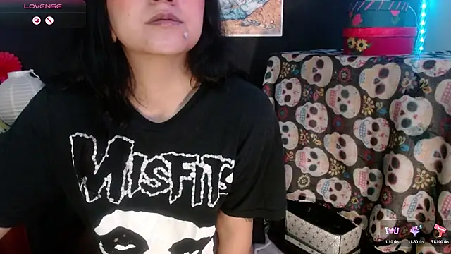 Snapshot of AbsentaVert chatting on 11.26.25 AbsentaVert online show from 11.26.25