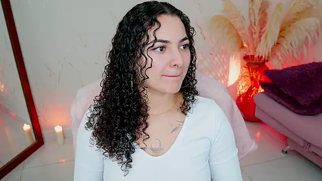 Snapshot of merida_bell18 chatting on 05.18.26 merida bell18 online show from 05.18.26