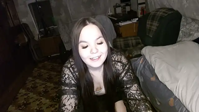 Snapshot of Var_Kiss chatting on 02.10.25 Var Kiss online show from 02.10.25