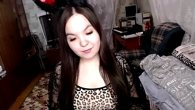 Snapshot of Var_Kiss chatting on 02.17.25 Var Kiss online show from 02.17.25