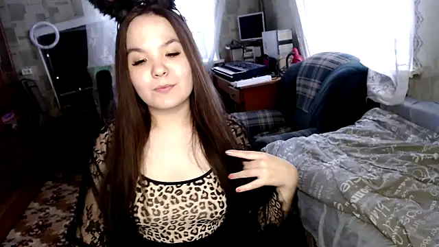 Snapshot of Var_Kiss chatting on 02.27.25 Var Kiss online show from 02.27.25