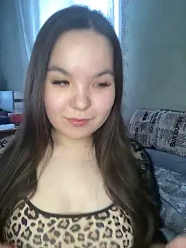 Snapshot of Var_Kiss chatting on 03.10.25 Var Kiss online show from 03.10.25