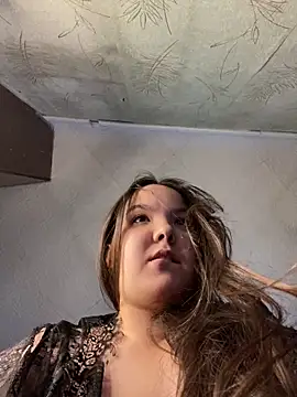 Snapshot of Var_Kiss chatting on 10.18.25 Var Kiss online show from 10.18.25