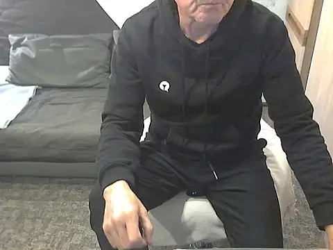 Snapshot of kiam471 chatting on 11.12.25 kiam471 online show from 11.12.25