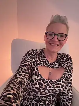 Snapshot of German_Milf chatting on 03.02.25 German Milf online show from 03.02.25