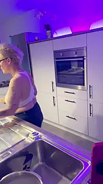 Snapshot of German_Milf chatting on 03.22.25 German Milf online show from 03.22.25