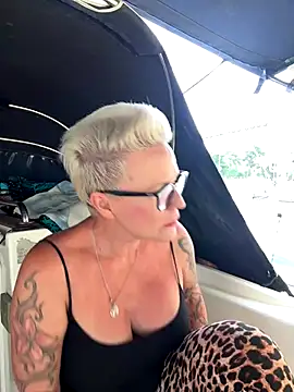 Snapshot of German_Milf chatting on 09.10.25 German Milf online show from 09.10.25