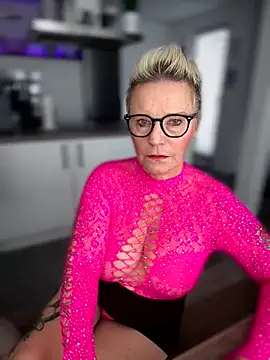 Snapshot of German_Milf chatting on 10.08.25 German Milf online show from 10.08.25