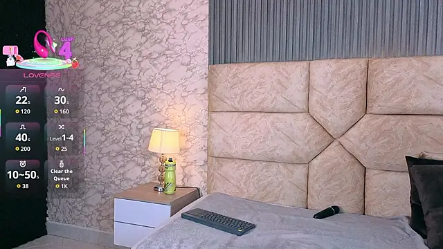 Snapshot of Cris__sweet chatting on 02.25.26 Cris sweet online show from 02.25.26