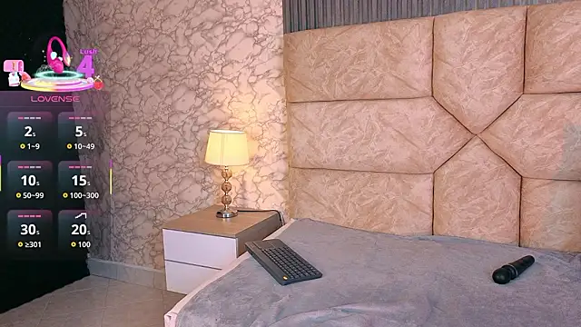 Snapshot of Cris__sweet chatting on 02.26.26 Cris sweet online show from 02.26.26