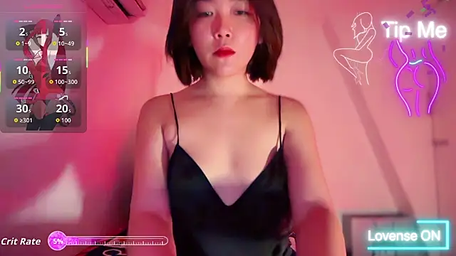 Snapshot of TR4NSCUTI3 chatting on 05.19.26 TR4NSCUTI3 online show from 05.19.26
