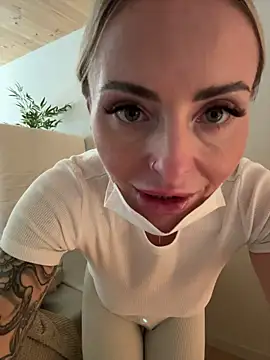 EmaSalis online show from 12.19.25