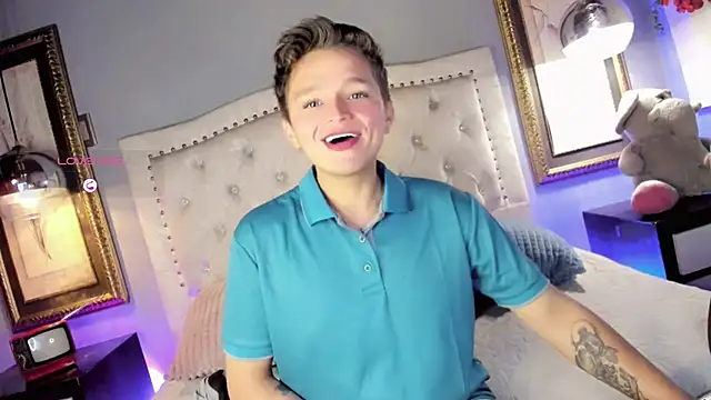 Snapshot of Tim_wolf chatting on 09.17.25 Tim wolf online show from 09.17.25