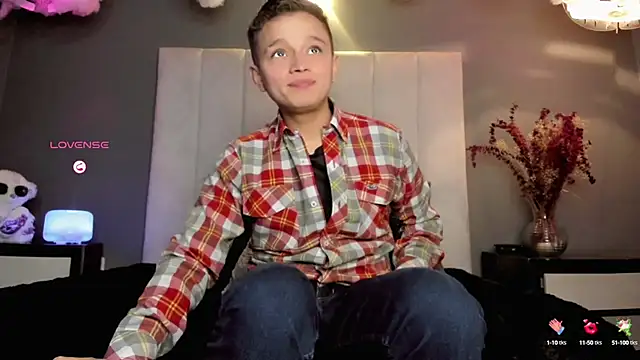 Snapshot of Tim_wolf chatting on 10.02.25 Tim wolf online show from 10.02.25