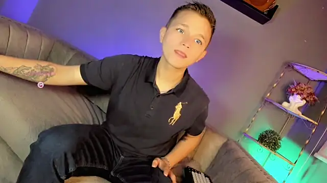 Snapshot of Tim_wolf chatting on 11.06.25 Tim wolf online show from 11.06.25