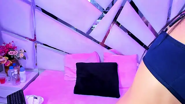 Snapshot of kylie_seex chatting on 02.06.26 kylie seex online show from 02.06.26