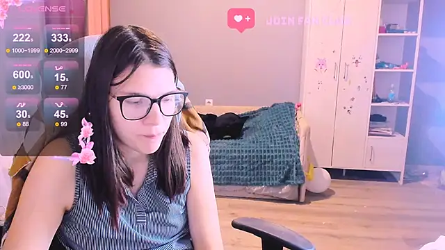 Snapshot of MollyLollipop chatting on 11.07.25 MollyLollipop online show from 11.07.25