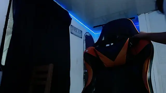 Adam Hudsond online show from 04.08.26