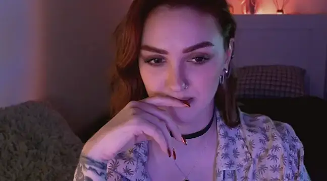 Snapshot of LilyFarey chatting on 12.19.24 LilyFarey online show from 12.19.24