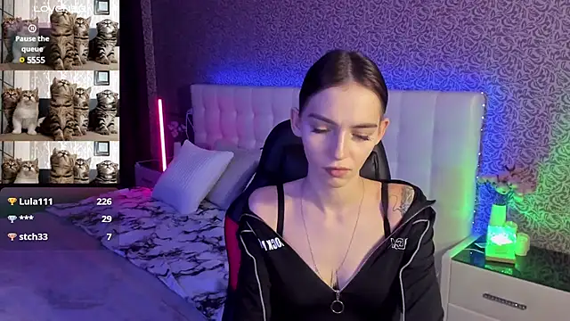 Snapshot of SophieCatty chatting on 03.04.25 SophieCatty online show from 03.04.25