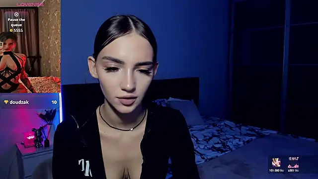 Snapshot of SophieCatty chatting on 09.17.25 SophieCatty online show from 09.17.25