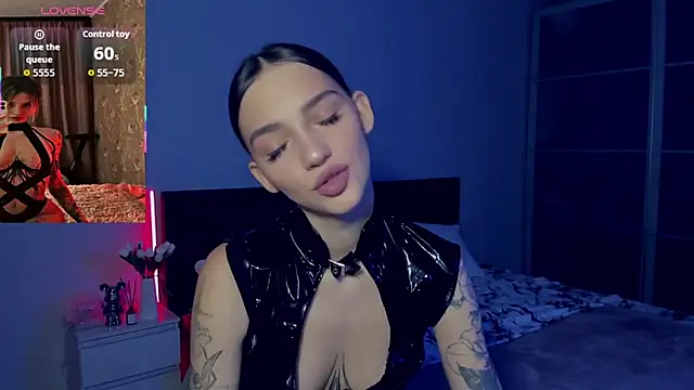 Snapshot of SophieCatty chatting on 12.03.25 SophieCatty online show from 12.03.25