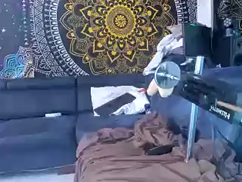 slankecrosdresser online show from 02.18.25