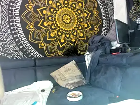 slankecrosdresser online show from 02.18.25