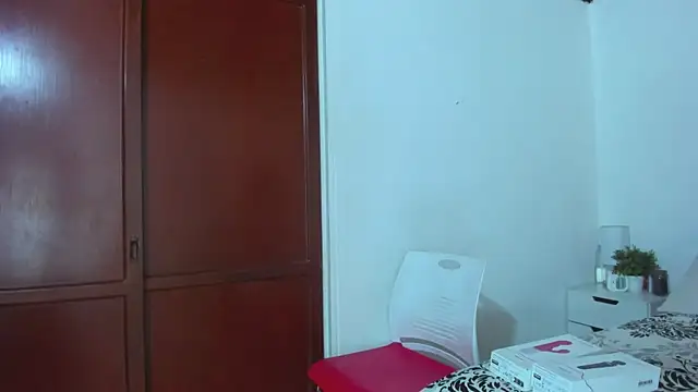 Snapshot of ZulyMichels chatting on 01.24.25 ZulyMichels online show from 01.24.25