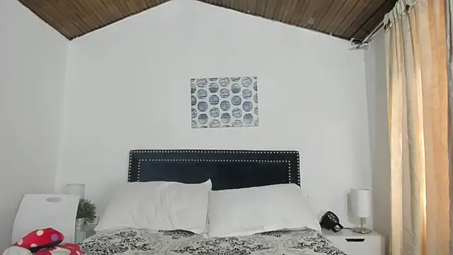 Snapshot of ZulyMichels chatting on 03.06.25 ZulyMichels online show from 03.06.25