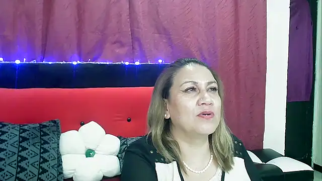 Snapshot of yayita_mature chatting on 01.06.25 yayita mature online show from 01.06.25