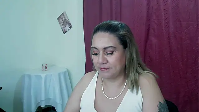 Snapshot of yayita_mature chatting on 01.20.25 yayita mature online show from 01.20.25