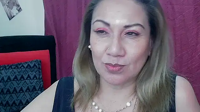 Snapshot of yayita_mature chatting on 01.23.25 yayita mature online show from 01.23.25