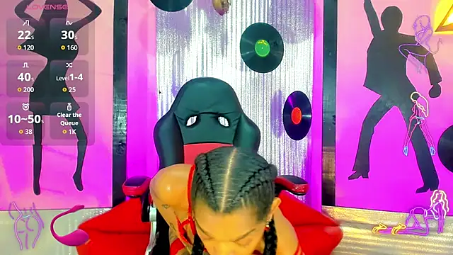 nickyminach  online show from 10.18.25