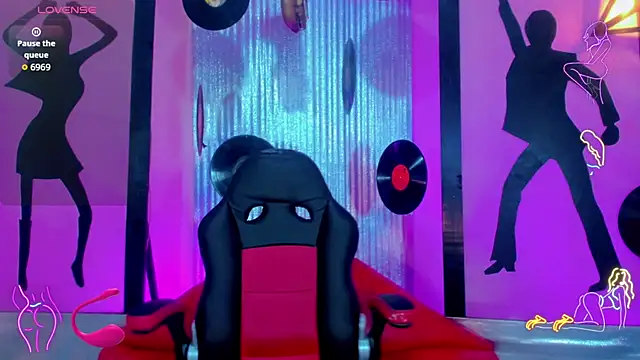 nickyminach  online show from 11.19.25