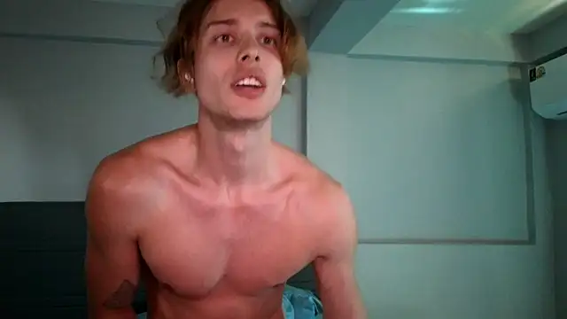 Snapshot of Cryptikov chatting on 02.01.25 Cryptikov online show from 02.01.25